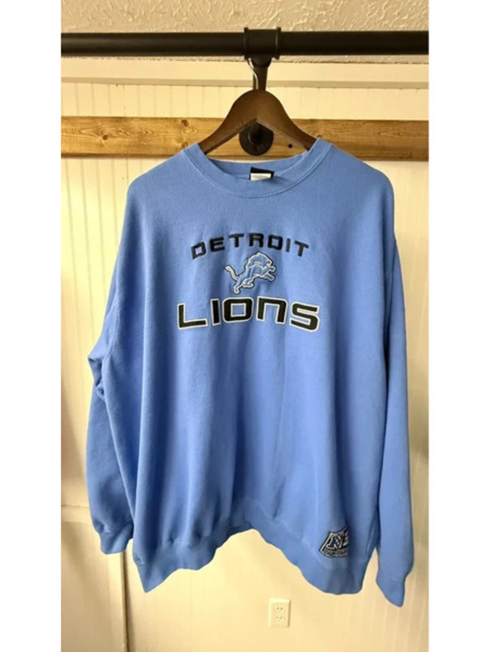 NFL apparel size 2xl blue Detroit Lions crewneck sweatshirt NFC patch football